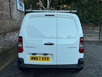 Used Peugeot Partner 2018 for sale - 76112137: Photo