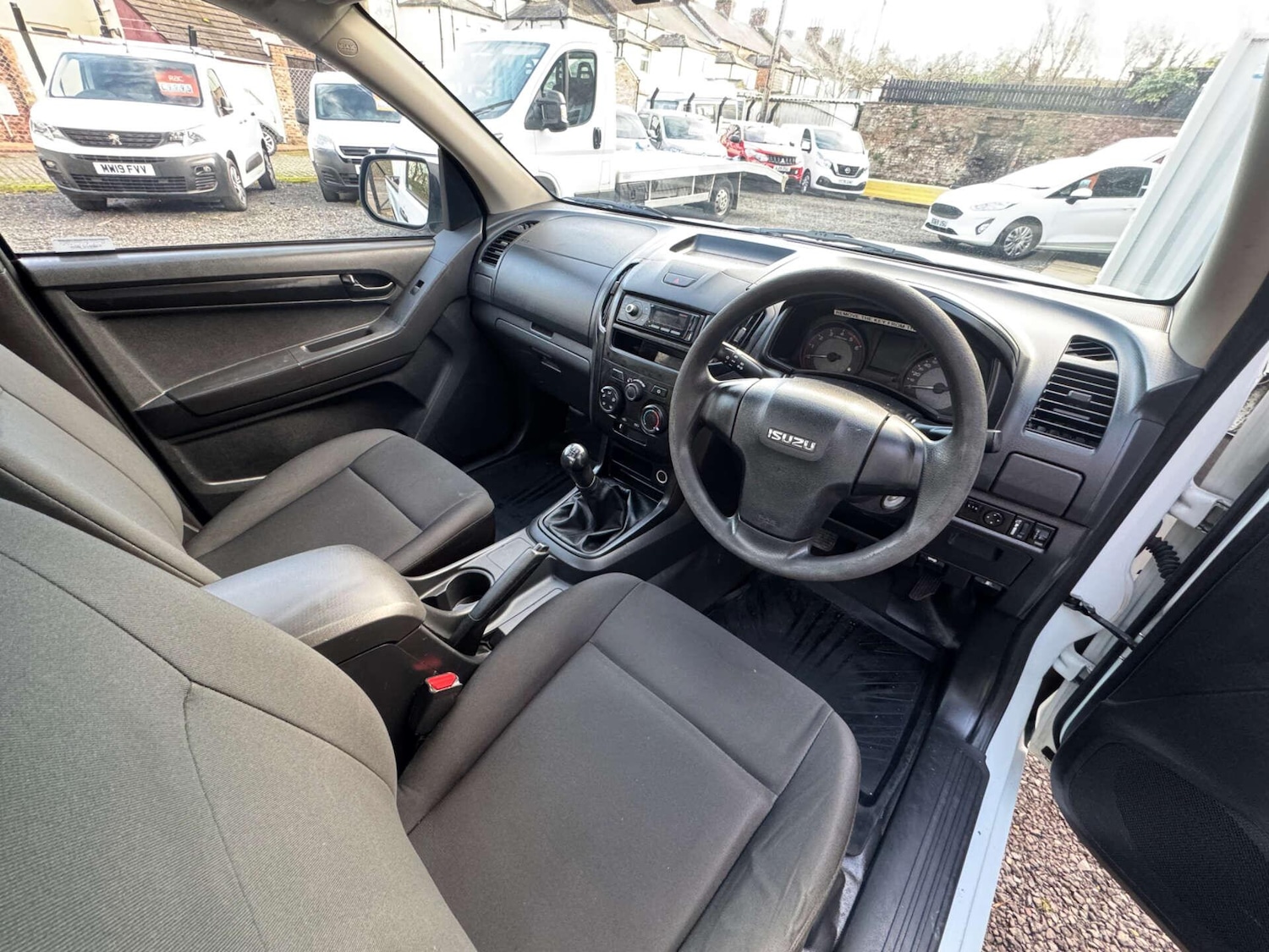 Used Isuzu D-Max 2017 for sale - 76745470: Photo 10