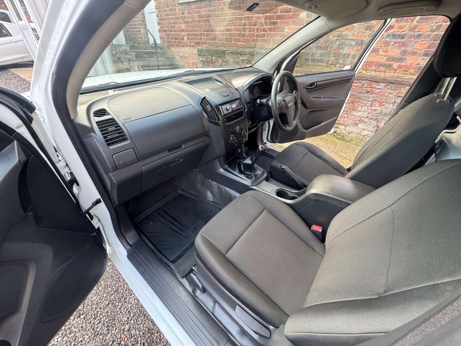 Used Isuzu D-Max 2017 for sale - 76745470: Photo 12