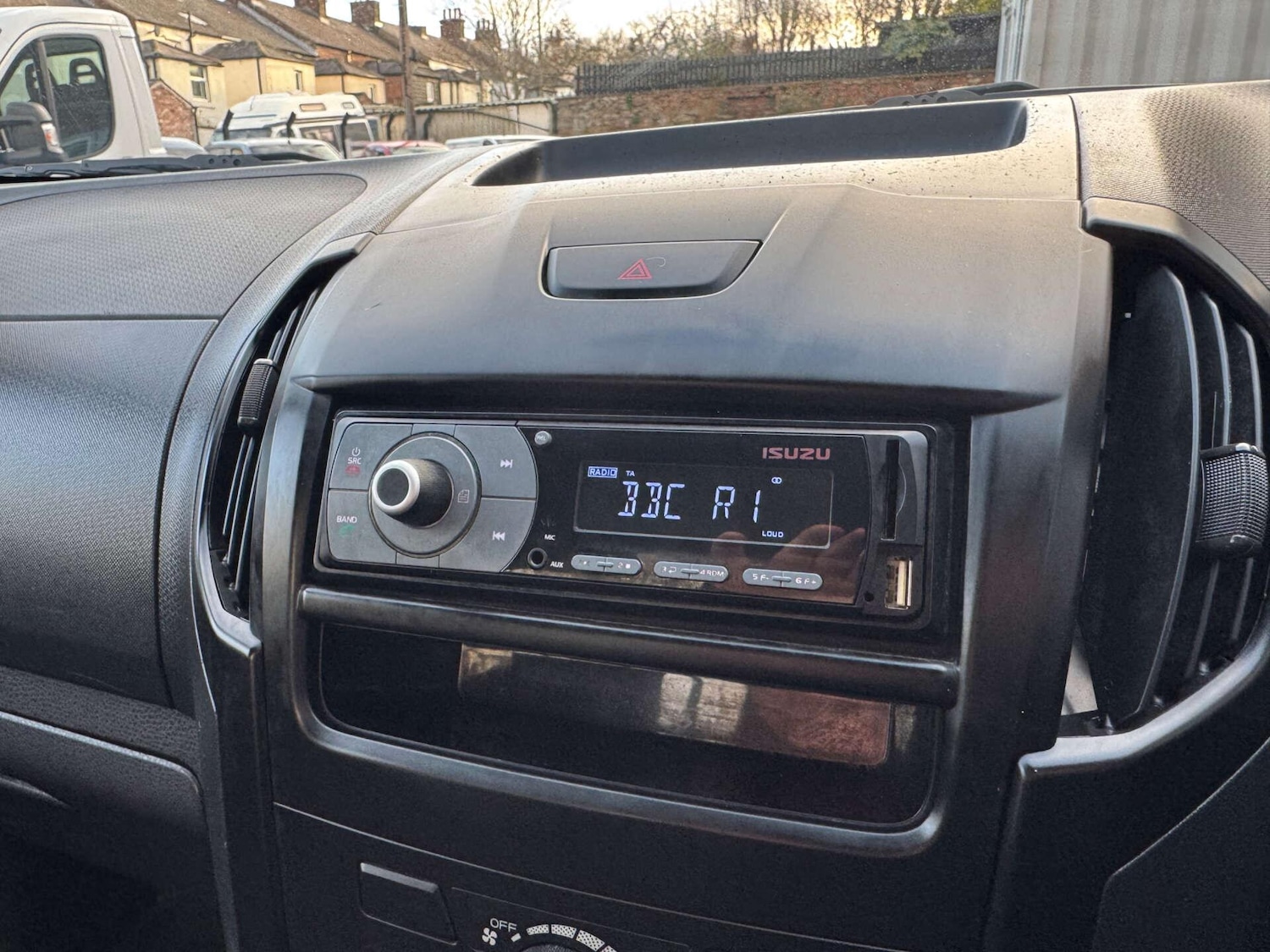 Used Isuzu D-Max 2017 for sale - 76745470: Photo 19