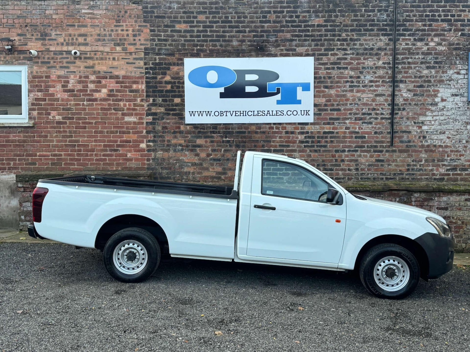 Used Isuzu D-Max 2017 for sale - 76745470: Photo 2