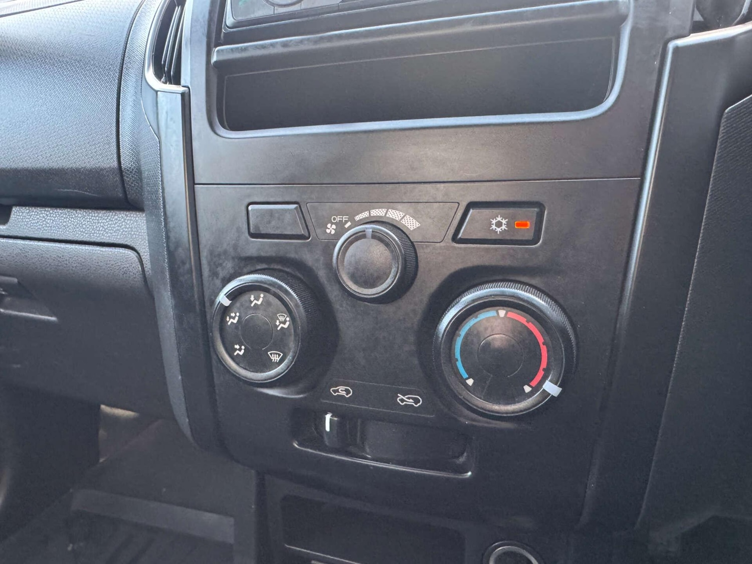 Used Isuzu D-Max 2017 for sale - 76745470: Photo 20