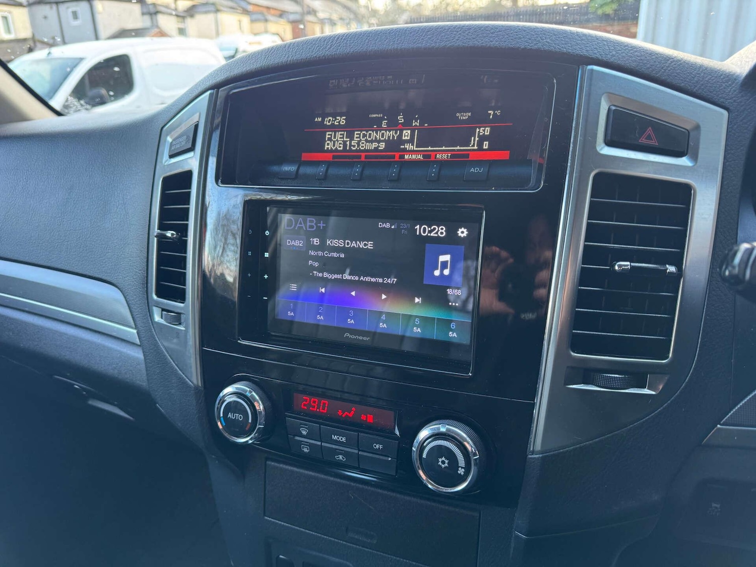 Used Mitsubishi Shogun 2015 for sale - 77307778: Photo 16