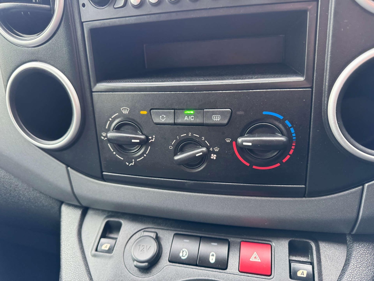 Used Peugeot Partner Tepee 2016 for sale - 76943018: Photo 20