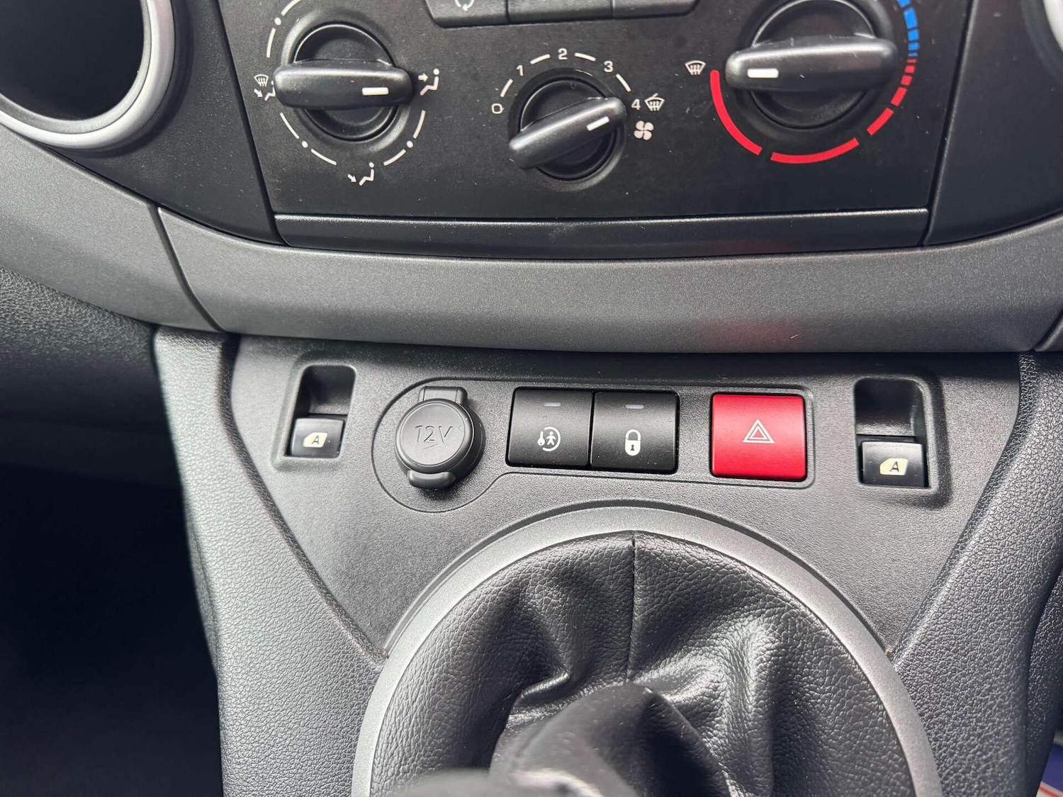 Used Peugeot Partner Tepee 2016 for sale - 76943018: Photo 23