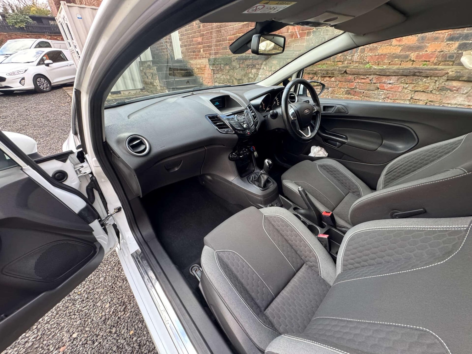 Used Ford Fiesta 2016 for sale - 77010611: Photo 12