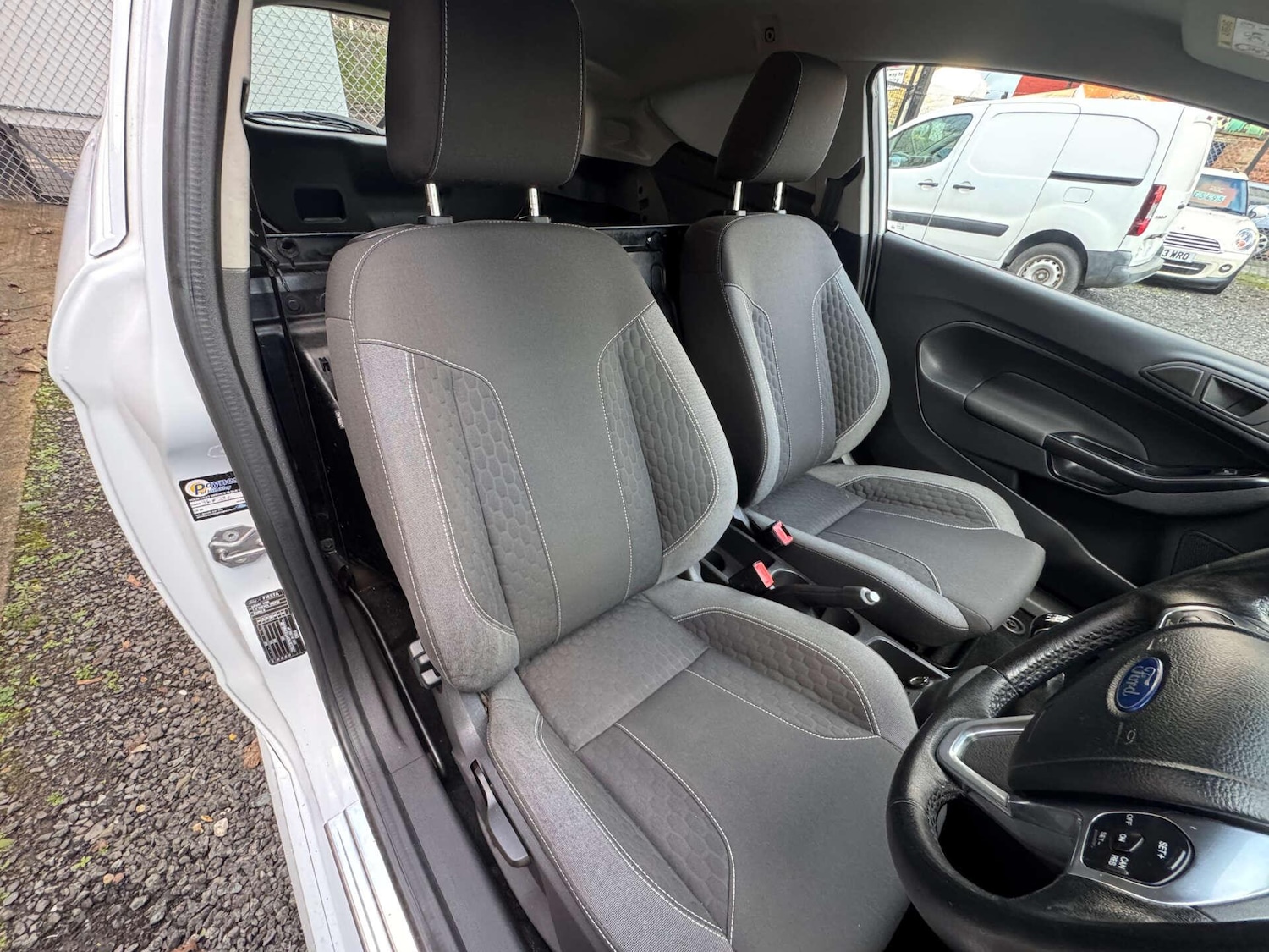 Used Ford Fiesta 2016 for sale - 77010611: Photo 9