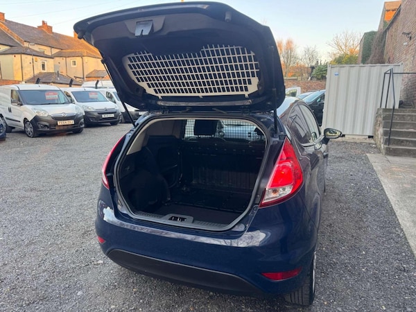 Used Ford Fiesta Van 2017 for sale - 74098440: Photo 13