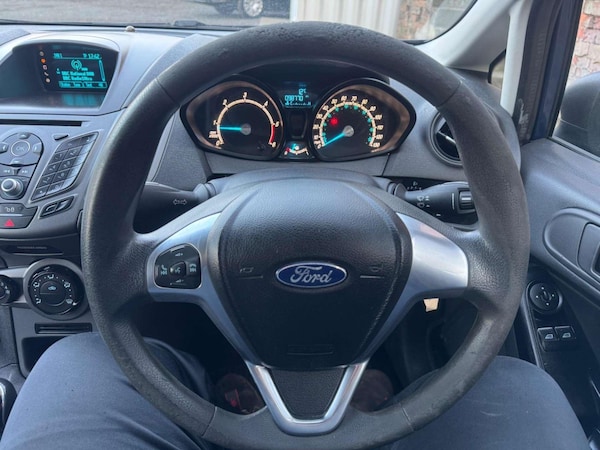 Used Ford Fiesta Van 2017 for sale - 74098440: Photo 19