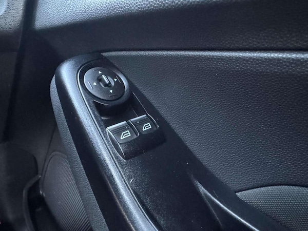 Used Ford Fiesta Van 2017 for sale - 74098440: Photo 23