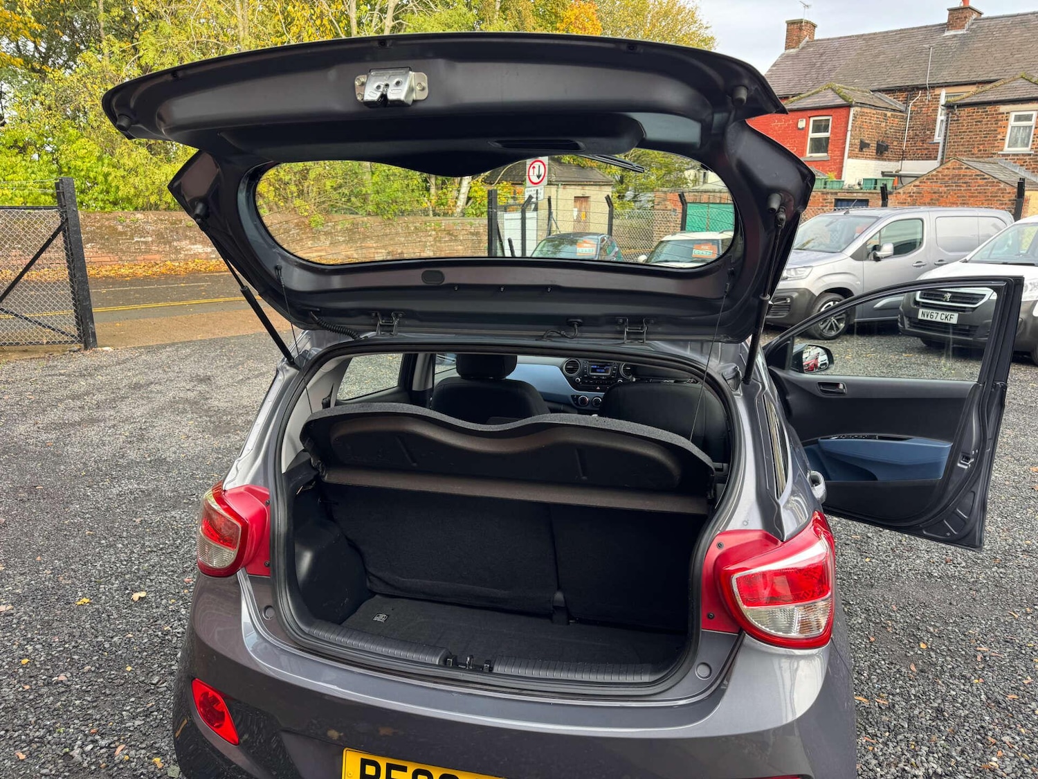 Used Hyundai i10 2016 for sale - 76434570: Photo 31