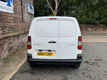 Used Peugeot Partner 2017 for sale - 76232899: Photo 4