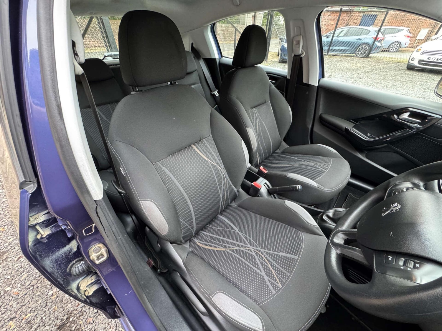Used Peugeot 208 2013 for sale - 76297378: Photo 10