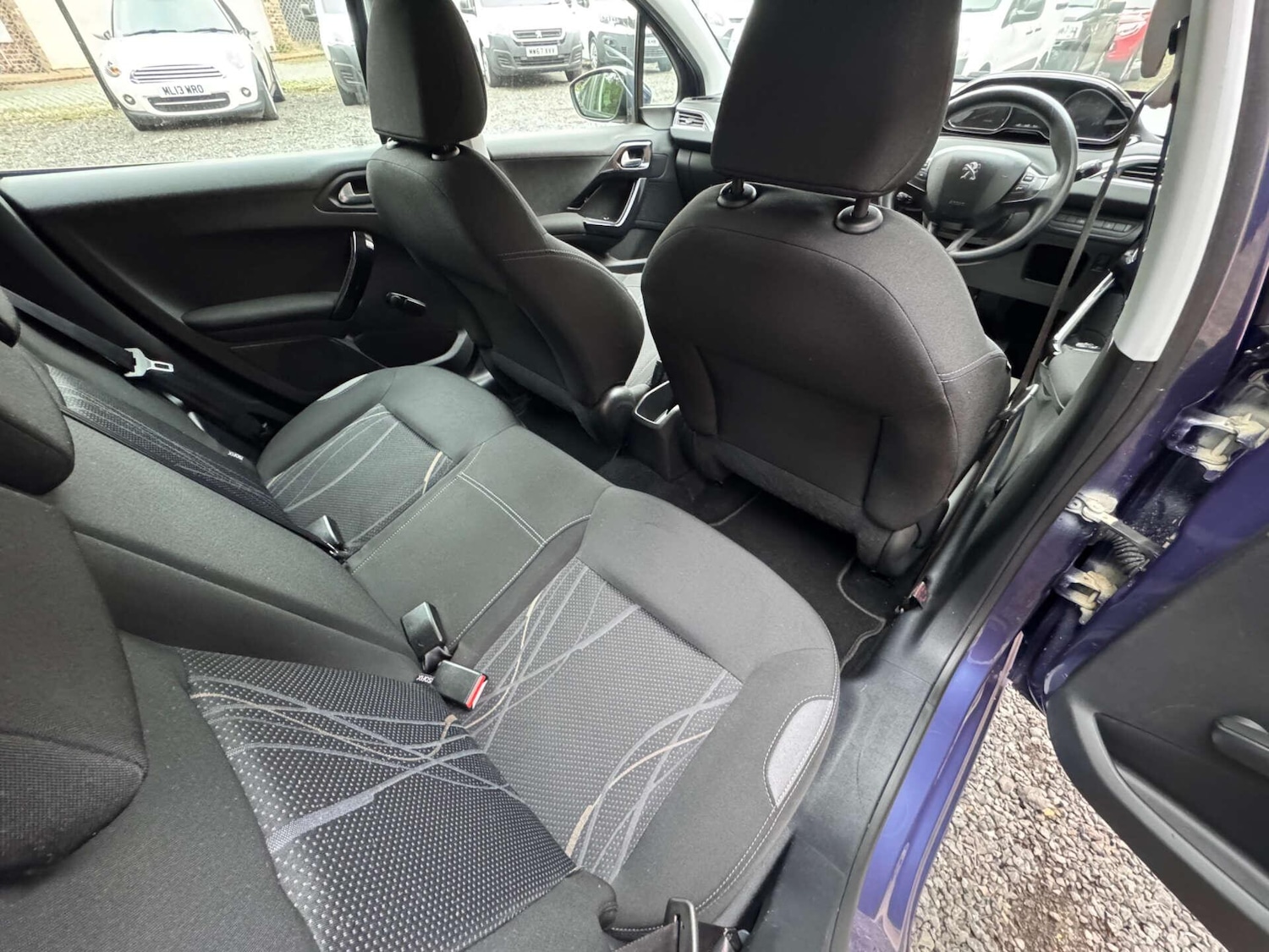 Used Peugeot 208 2013 for sale - 76297378: Photo 11