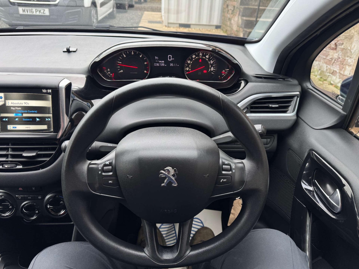 Used Peugeot 208 2013 for sale - 76297378: Photo 17
