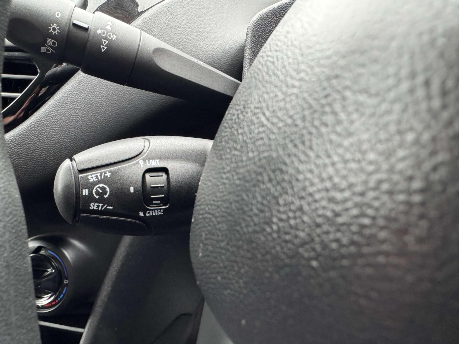 Used Peugeot 208 2013 for sale - 76297378: Photo 21