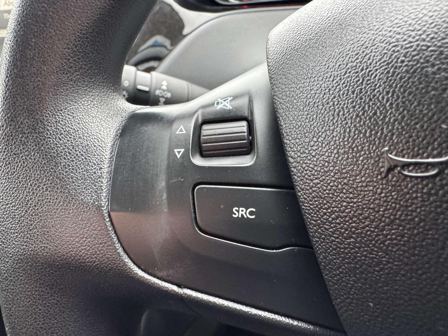 Used Peugeot 208 2013 for sale - 76297378: Photo 23
