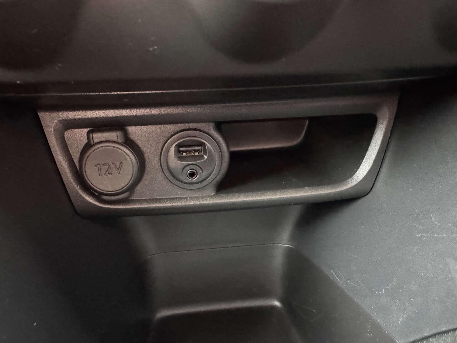 Used Peugeot 208 2013 for sale - 76297378: Photo 26