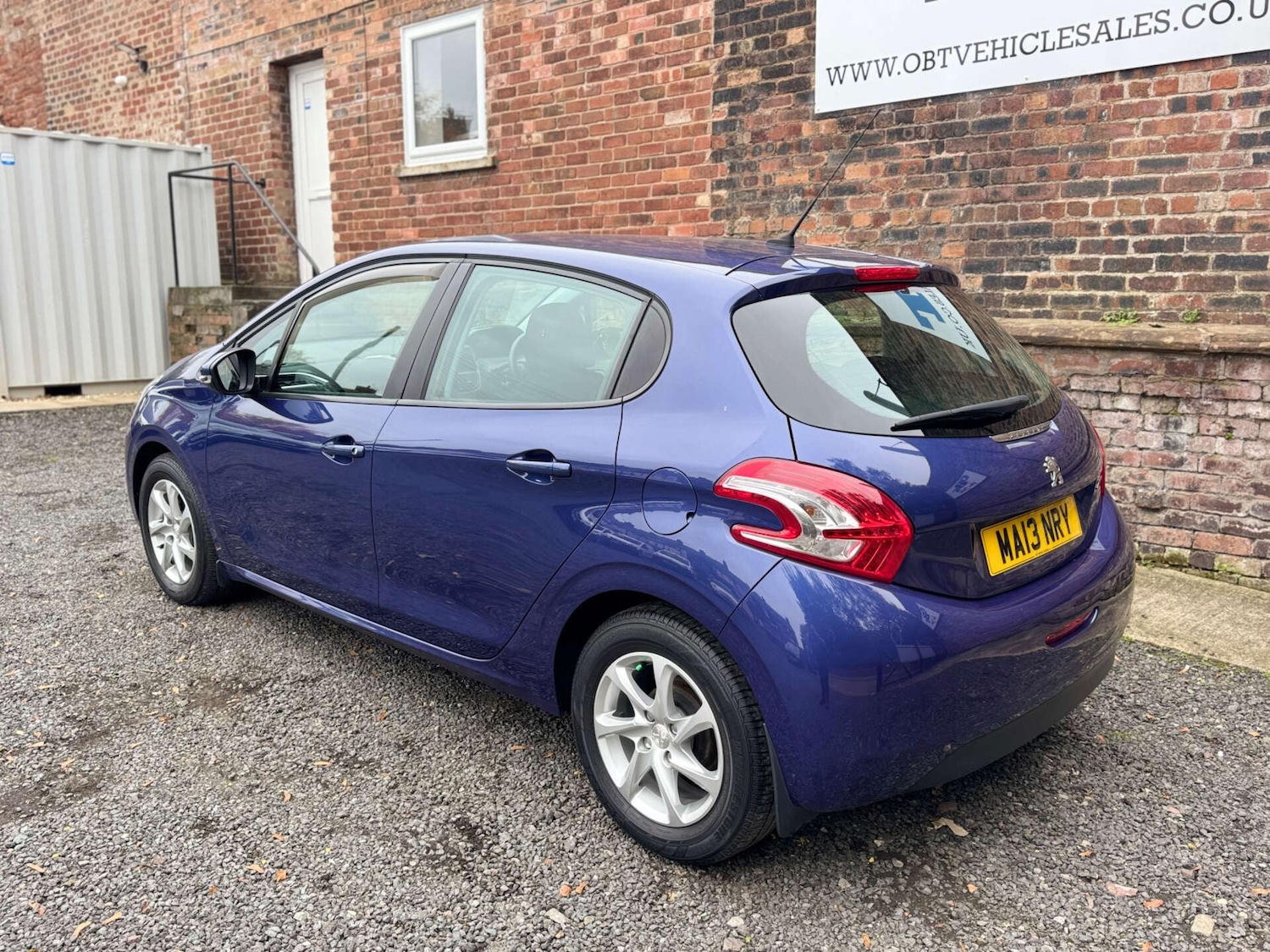 Used Peugeot 208 2013 for sale - 76297378: Photo 5