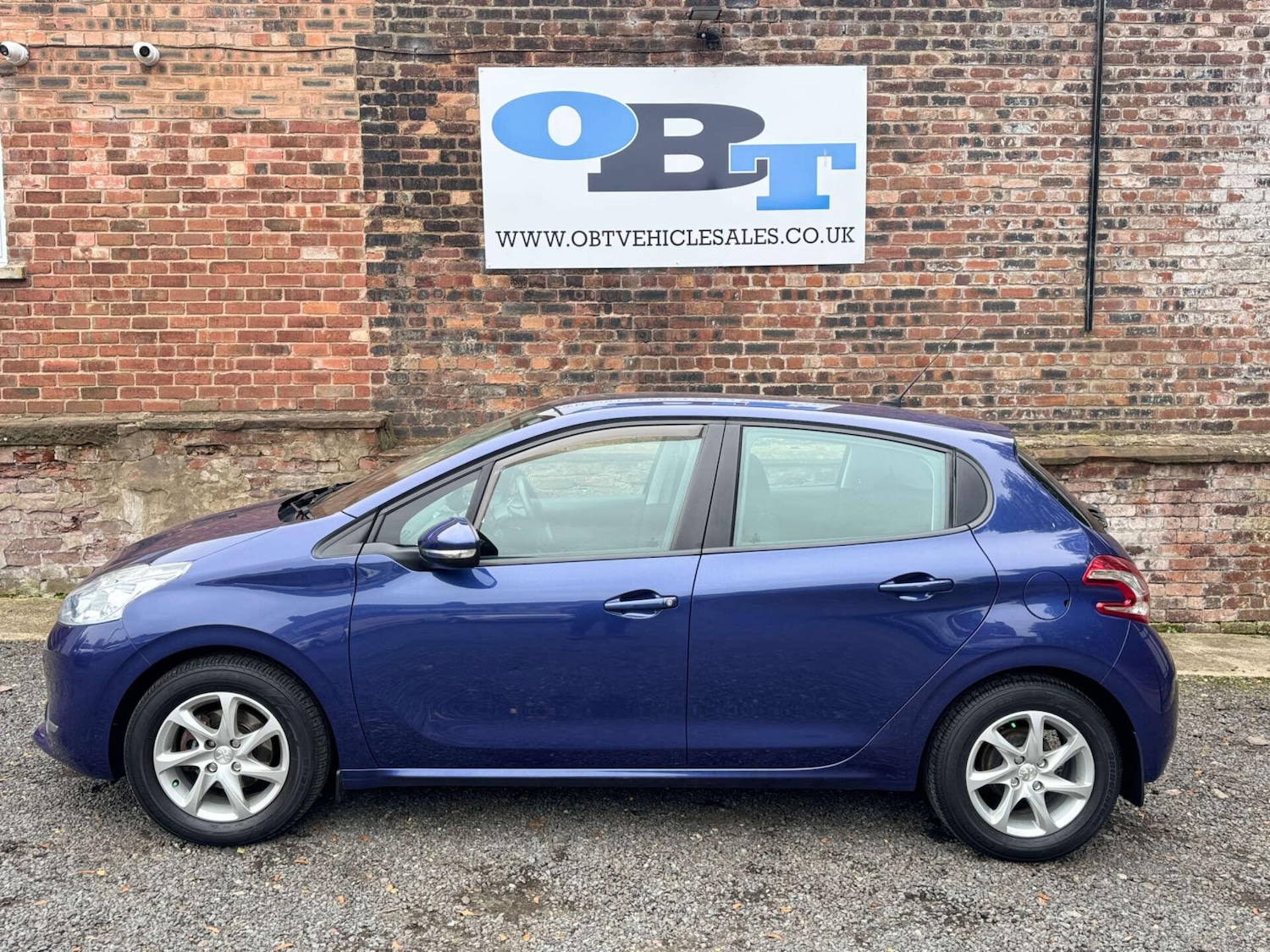 Used Peugeot 208 2013 for sale - 76297378: Photo 6