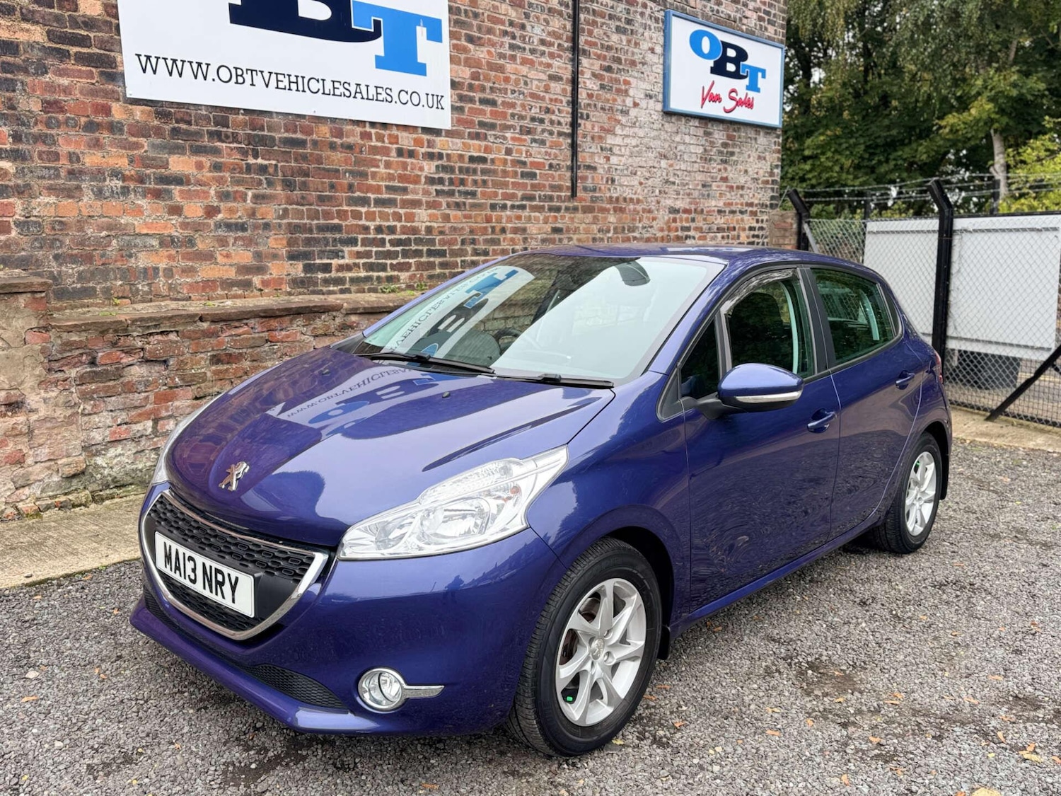 Used Peugeot 208 2013 for sale - 76297378: Photo 7