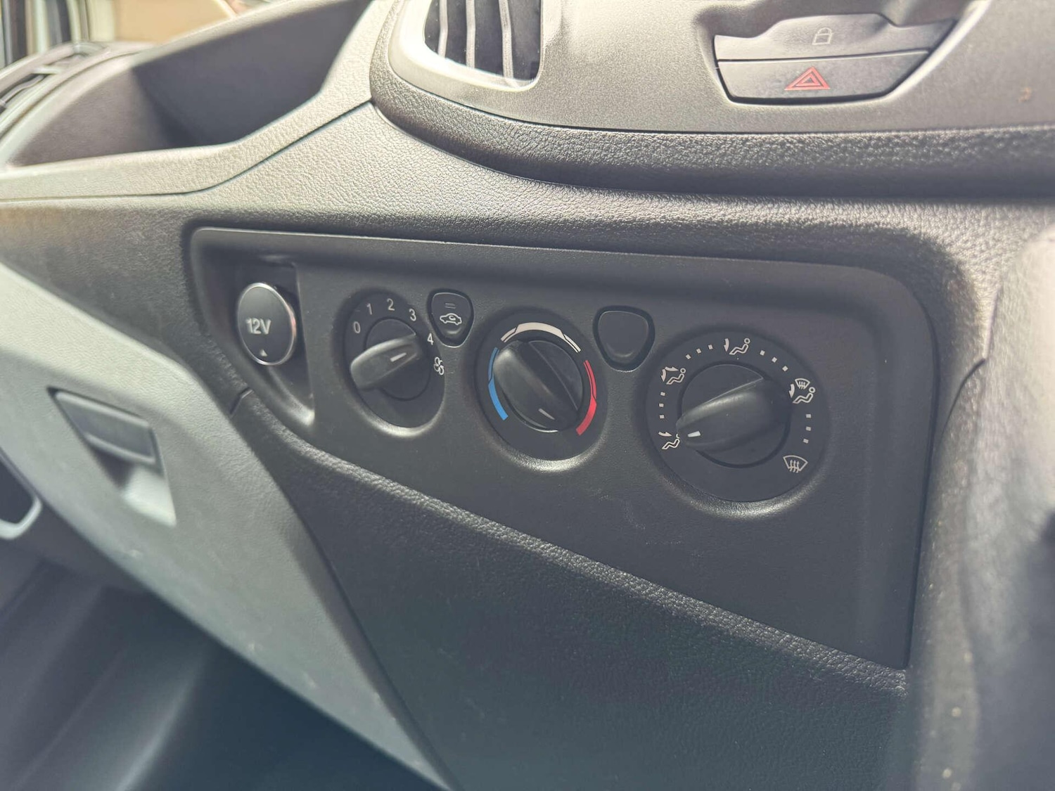 Used Ford Transit 2015 for sale - 77660517: Photo 24