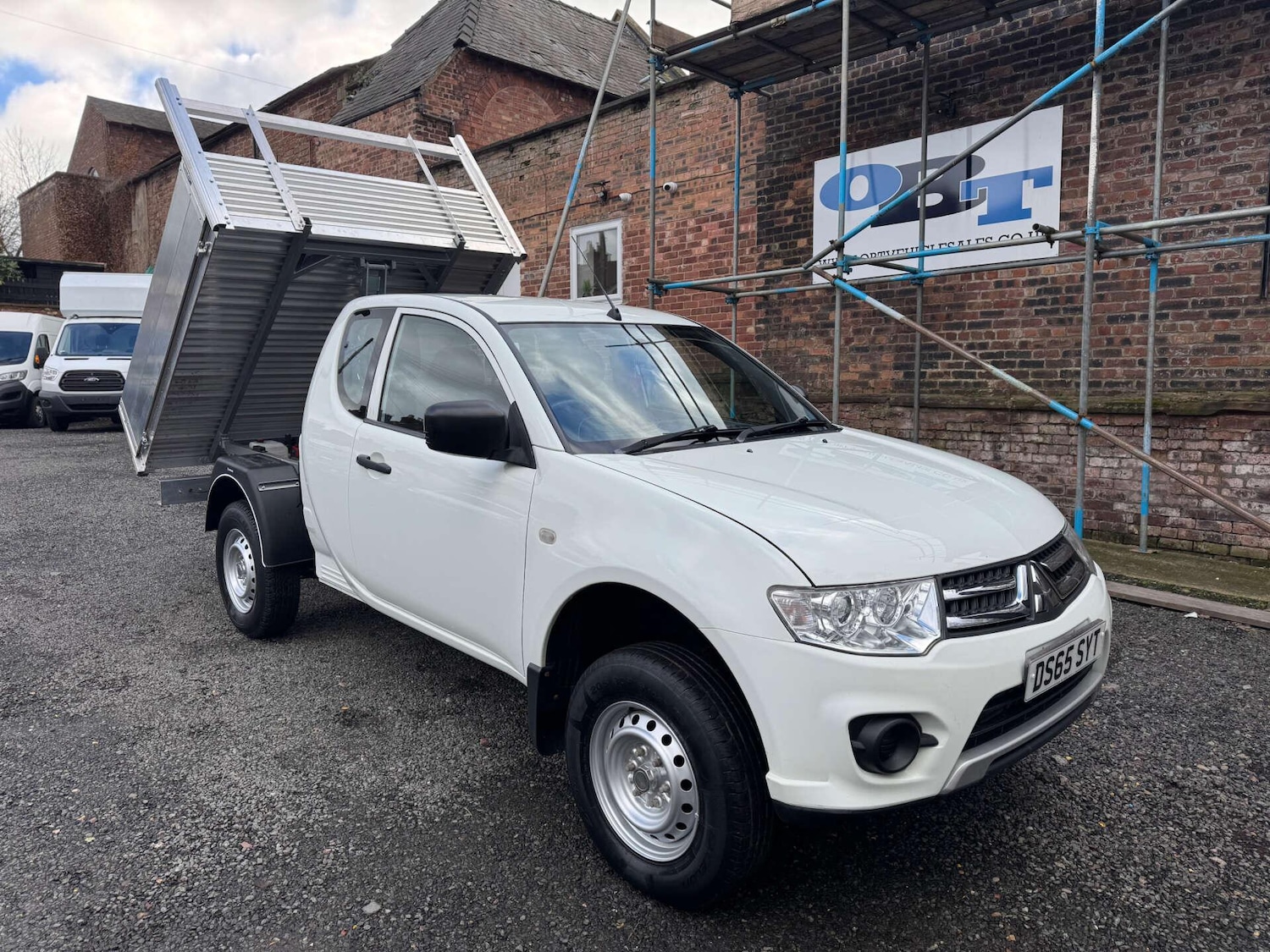 Used Mitsubishi L200 2015 for sale - 77576550: Photo 1
