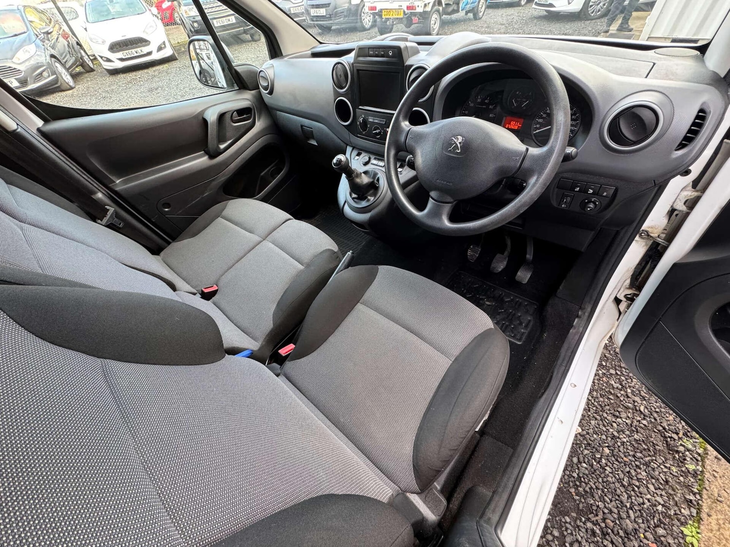 Used Peugeot Partner 2017 for sale - 77232328: Photo 11