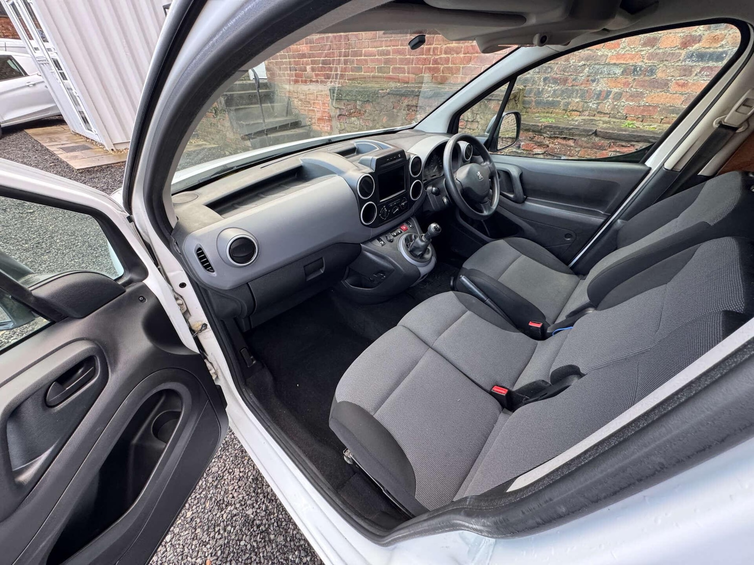 Used Peugeot Partner 2017 for sale - 77232328: Photo 9