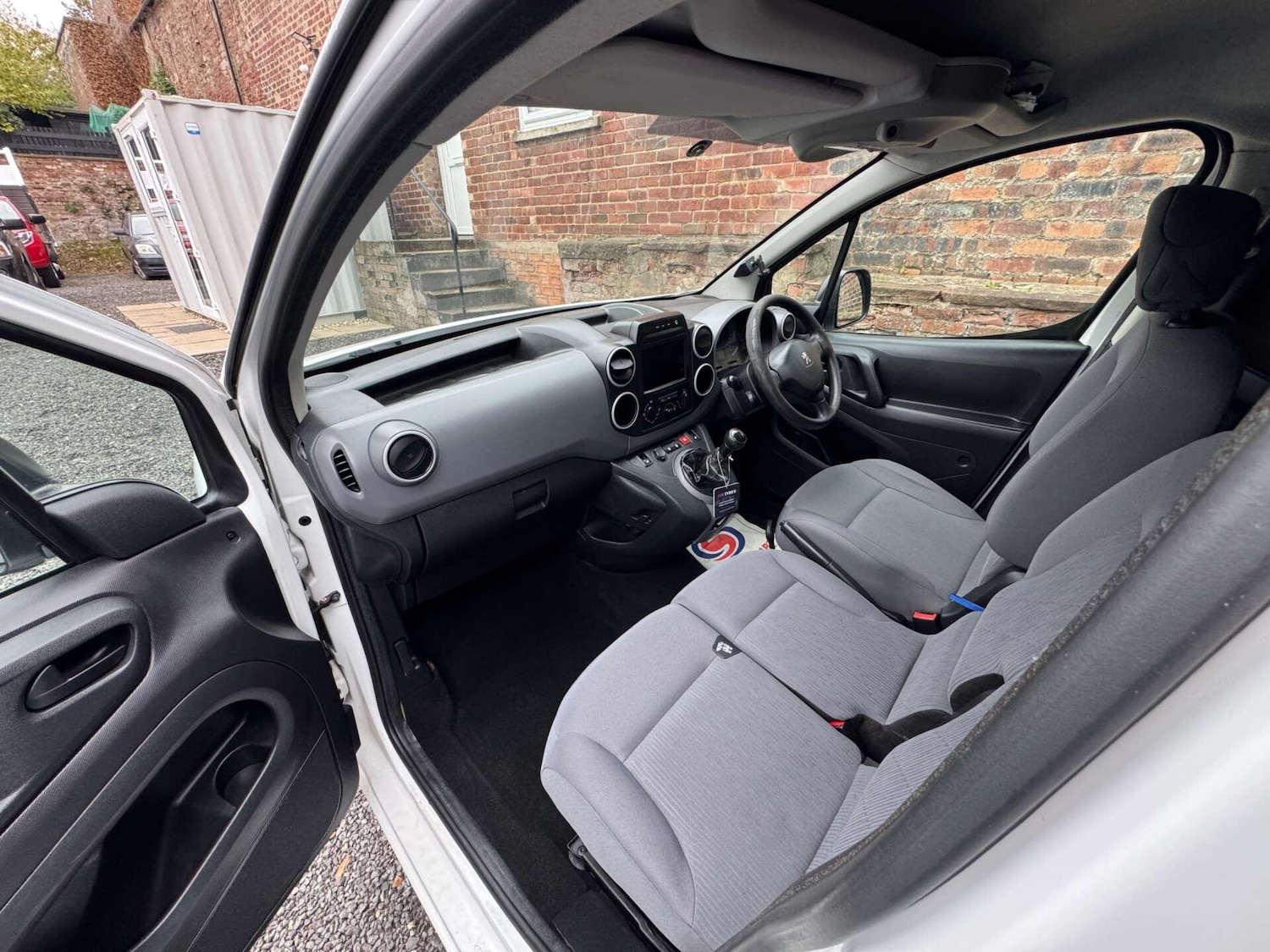 Used Peugeot Partner 2016 for sale - 76315773: Photo 12