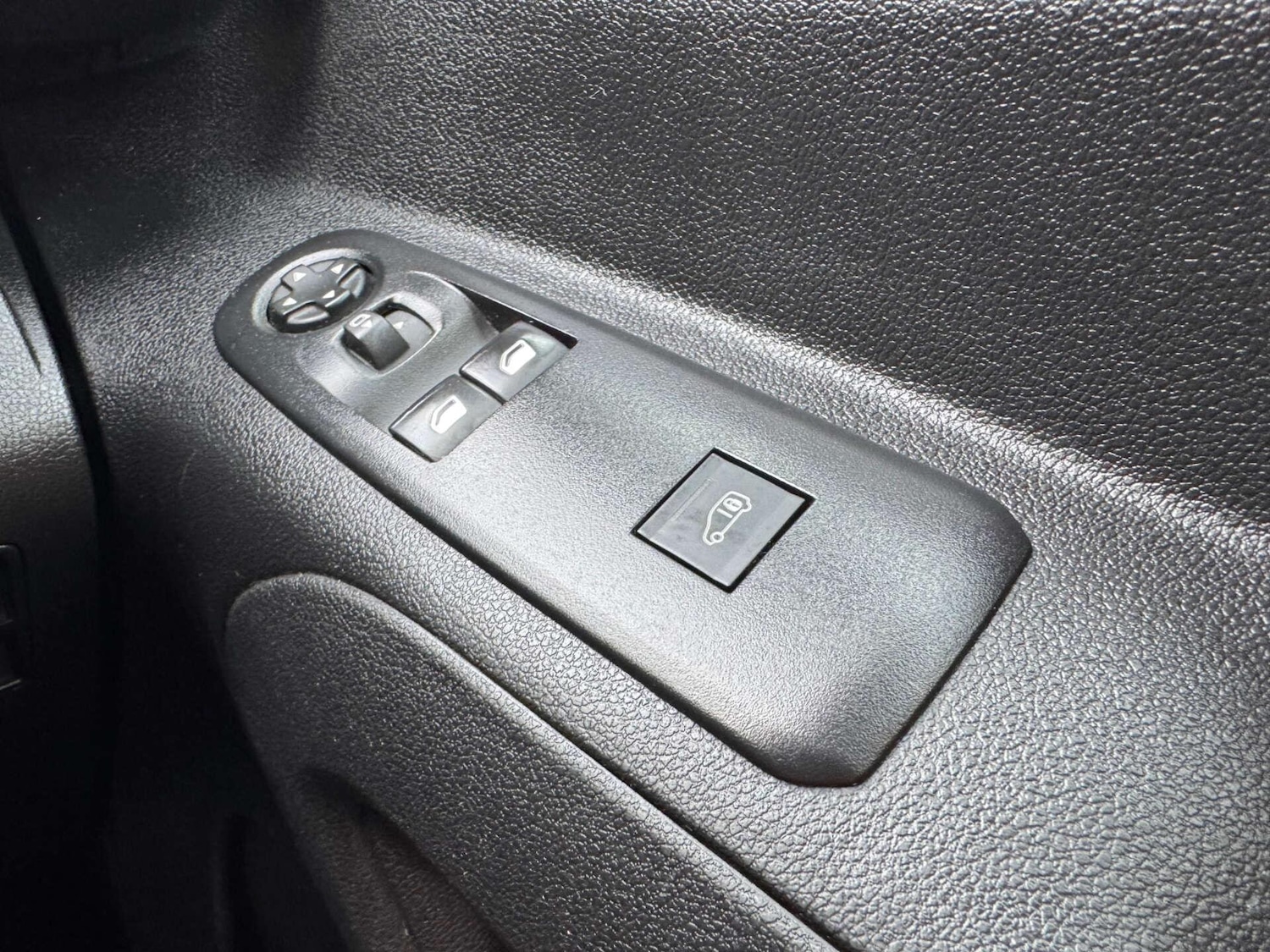 Used Peugeot Partner 2019 for sale - 76586780: Photo 21