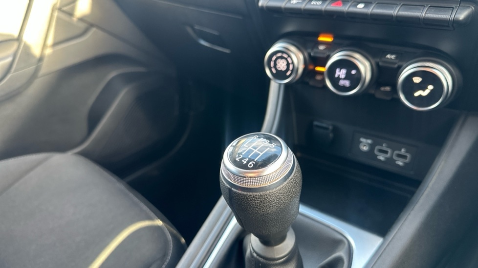 Used Renault Captur 2021 for sale - 76874925: Photo 27