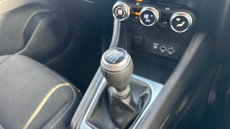 Used Renault Captur 2021 for sale - 76874925: Photo 29