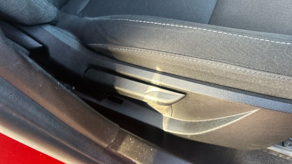 Used Renault Captur 2021 for sale - 76874925: Photo 32