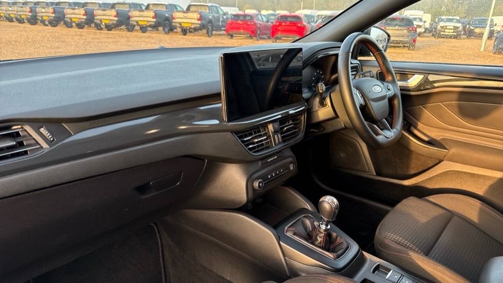 Used Ford Focus 2023 for sale - 76008098: Photo 10