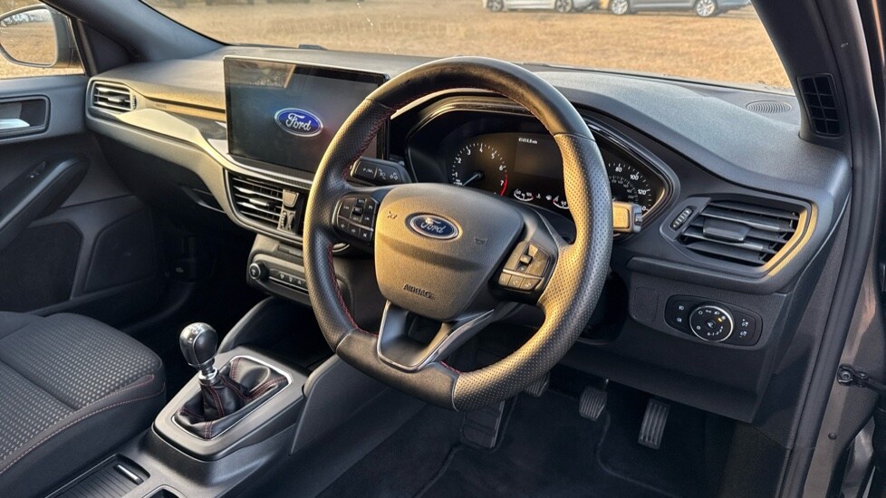 Used Ford Focus 2023 for sale - 76008098: Photo 9