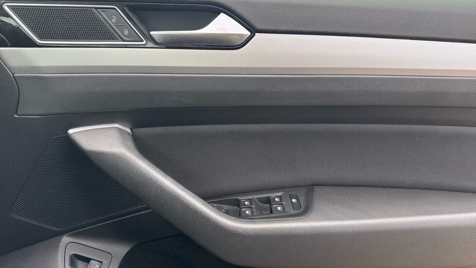 Used Volkswagen Passat 2018 for sale - 76372996: Photo 32