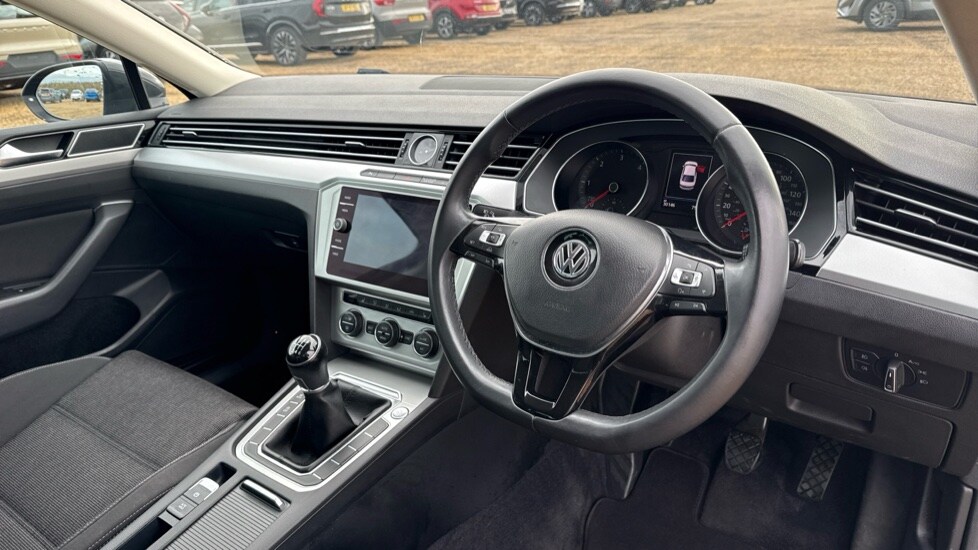 Used Volkswagen Passat 2018 for sale - 76372996: Photo 9