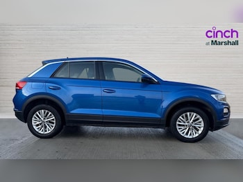 Used Volkswagen T-Roc 2021 for sale - 76874447: Photo