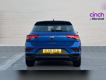 Used Volkswagen T-Roc 2021 for sale - 76874447: Photo