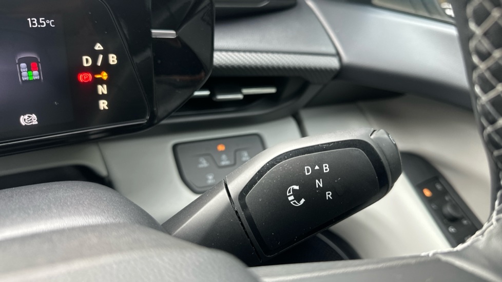 Used Ford Explorer 2024 for sale - 76868861: Photo 23