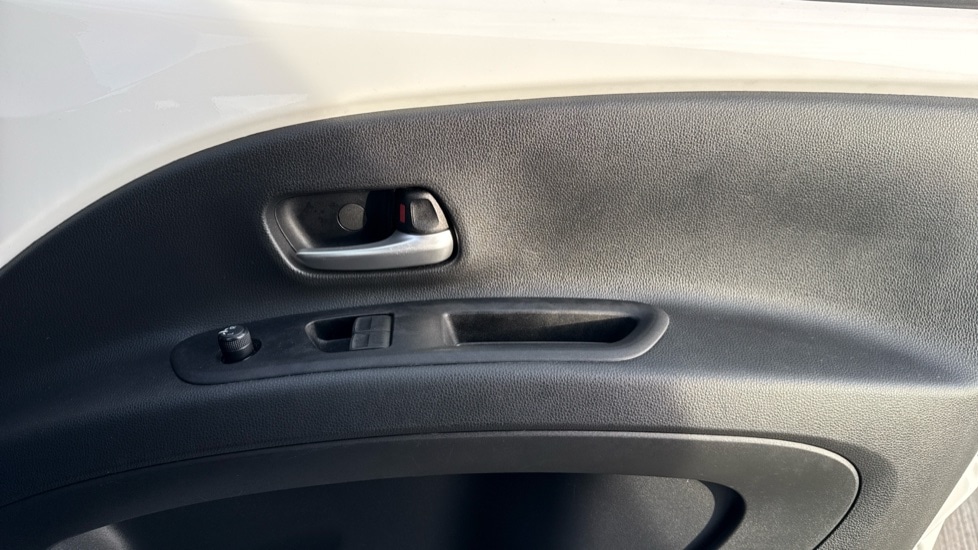 Used Toyota Aygo X 2023 for sale - 76874281: Photo 30