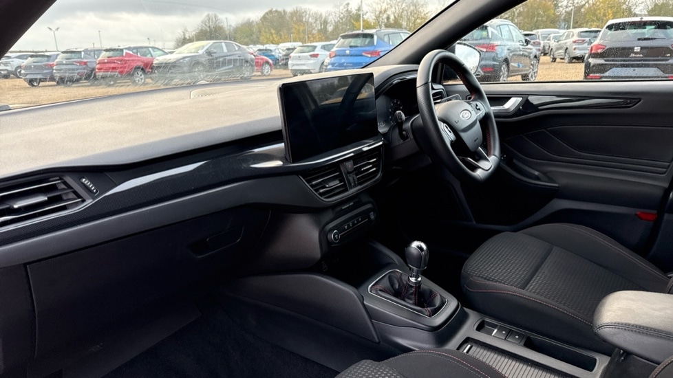 Used Ford Focus 2023 for sale - 76872441: Photo 10