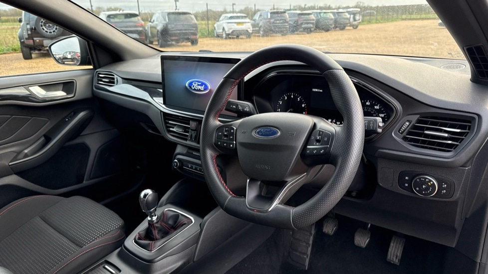 Used Ford Focus 2023 for sale - 76872441: Photo 9