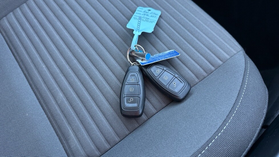 Used Ford C-Max 2016 for sale - 76954295: Photo 36