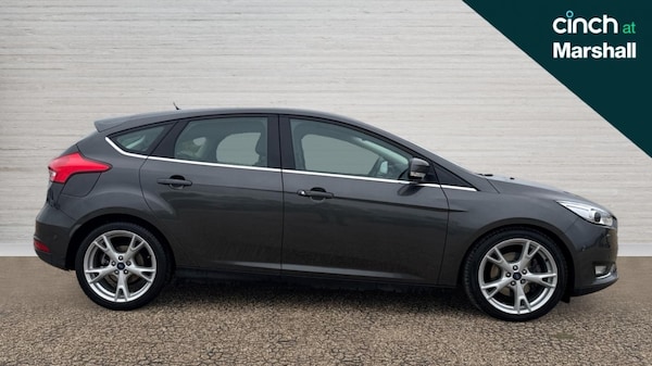 Used Ford Focus 2017 for sale - 76273009: Photo 2