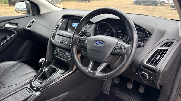 Used Ford Focus 2017 for sale - 76273009: Photo 9