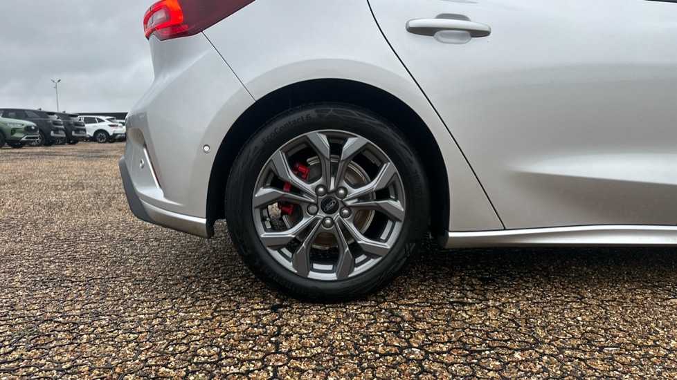 Used Ford Focus 2023 for sale - 76873040: Photo 19