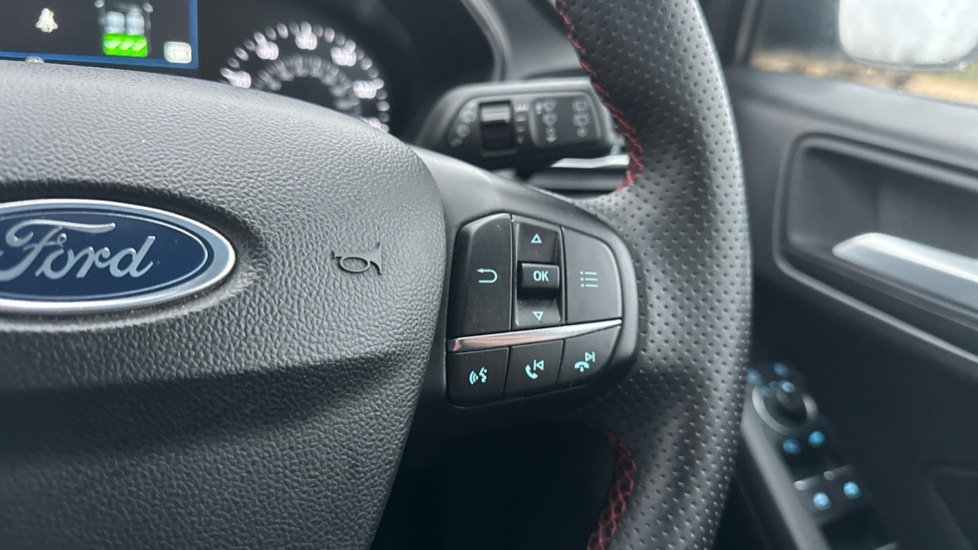 Used Ford Focus 2023 for sale - 76873040: Photo 21