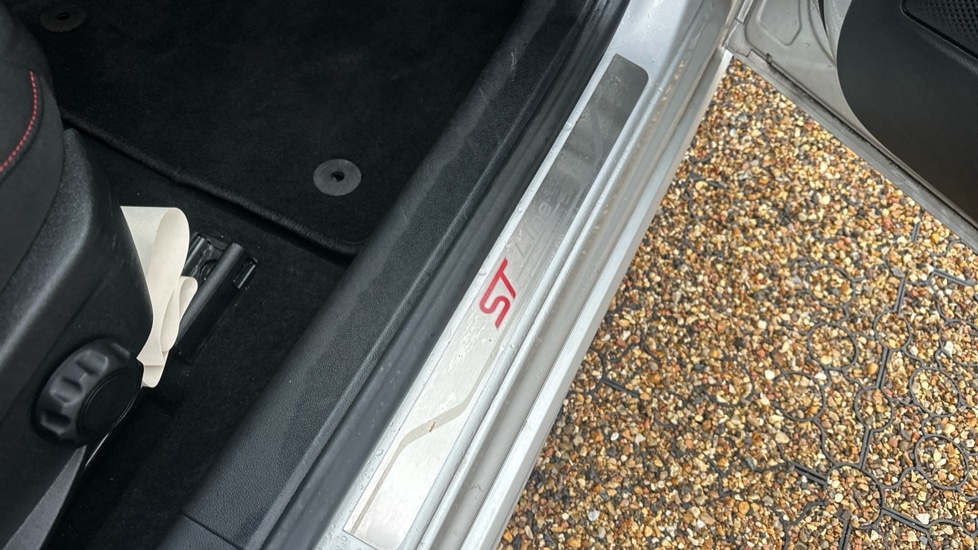 Used Ford Focus 2023 for sale - 76873040: Photo 35